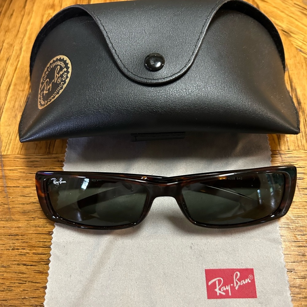 Ray an 4058 642 Designer Sunglasses Tortoiseshell